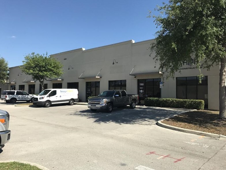 More Photos Of 1966 W New Hampshire St, Orlando Warehouse For Lease
