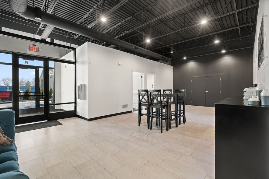 More Photos Of 1120 Lincoln Hwy, Schererville Freestanding For Lease