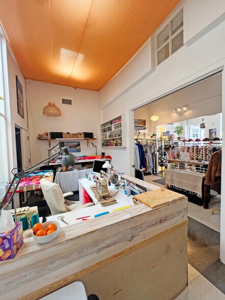 More Photos Of 429 State St, Santa Barbara Storefront For Sale