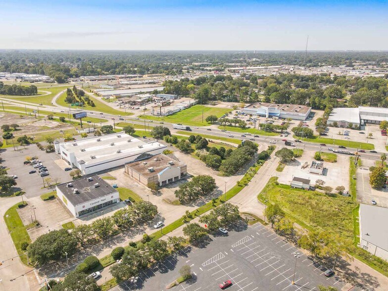 More Photos Of 8686 Florline Blvd, Baton Rouge Freestanding For Lease