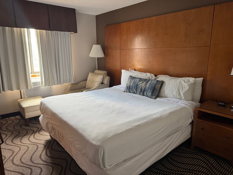 More Photos Of 4270 N US 23 Hwy, Oscoda Hotel For Sale