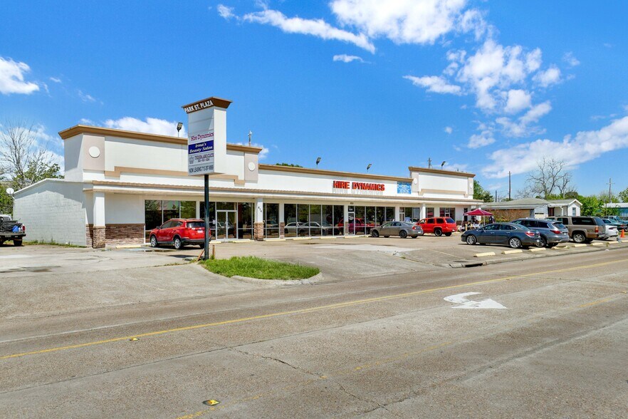 More Photos Of 614 Park St, Baytown Storefront For Lease