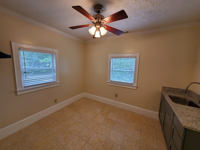 More Photos Of 309 Macon St, McDonough Office Residential For Lease
