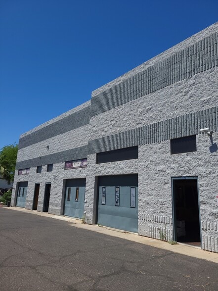 More Photos Of 7652 E Greenway Rd, Scottsdale Warehouse For Lease