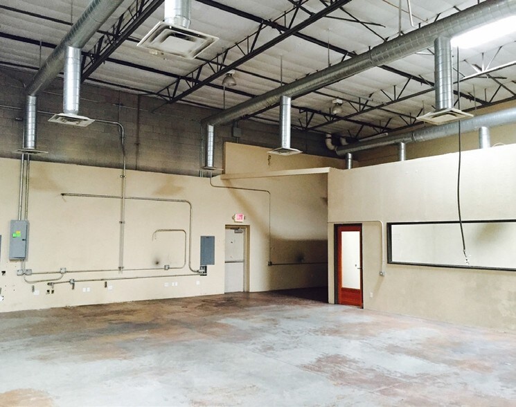 More Photos Of 1725 W Williams Dr, Phoenix Unknown For Lease