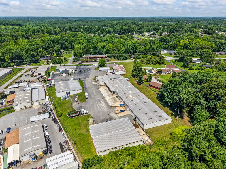 More Photos Of 10490 N NC Highway 150, Clemmons Flex For Sale