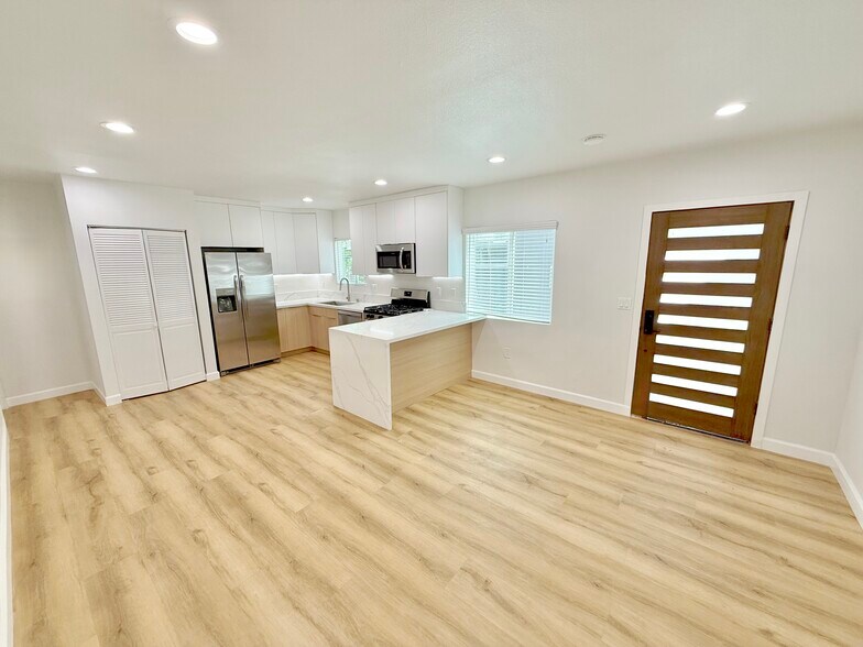 More Photos Of 825 Manhattan Ave, Hermosa Beach Apartments For Sale