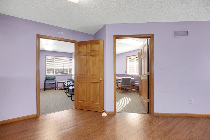 More Photos Of 804 Winchester Dr, Sedalia Medical For Sale