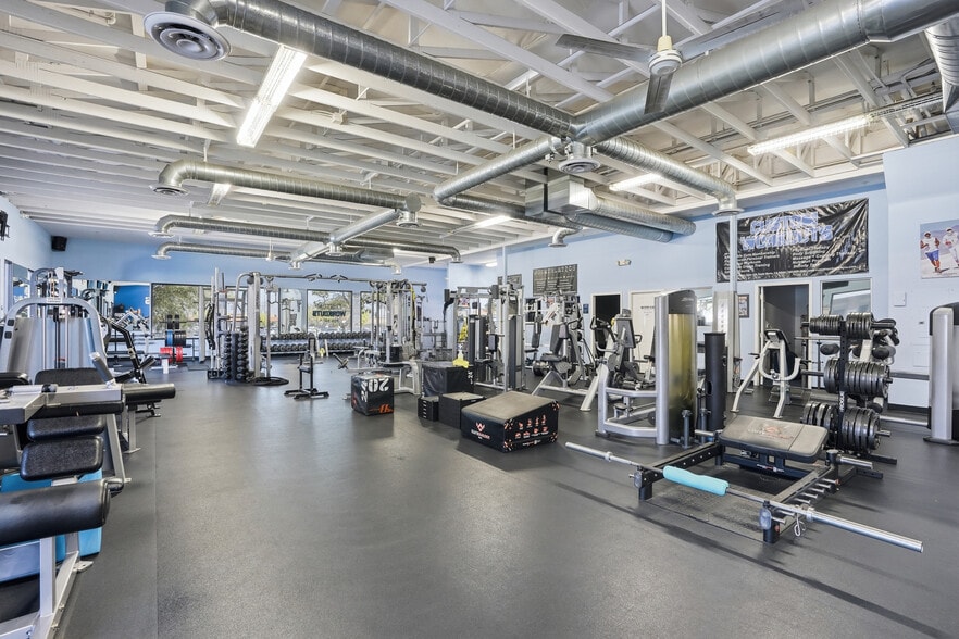 More Photos Of , Santa Maria General Retail For Sale