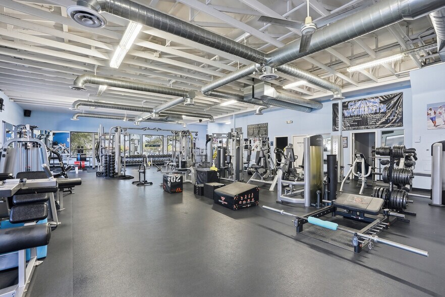 More Photos Of , Santa Maria General Retail For Sale
