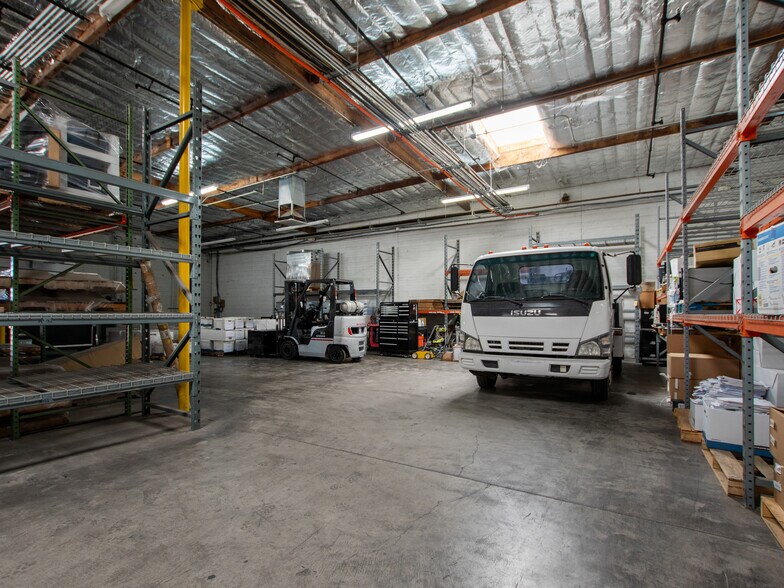 More Photos Of 3201 S Hardy Dr, Tempe Warehouse For Sale