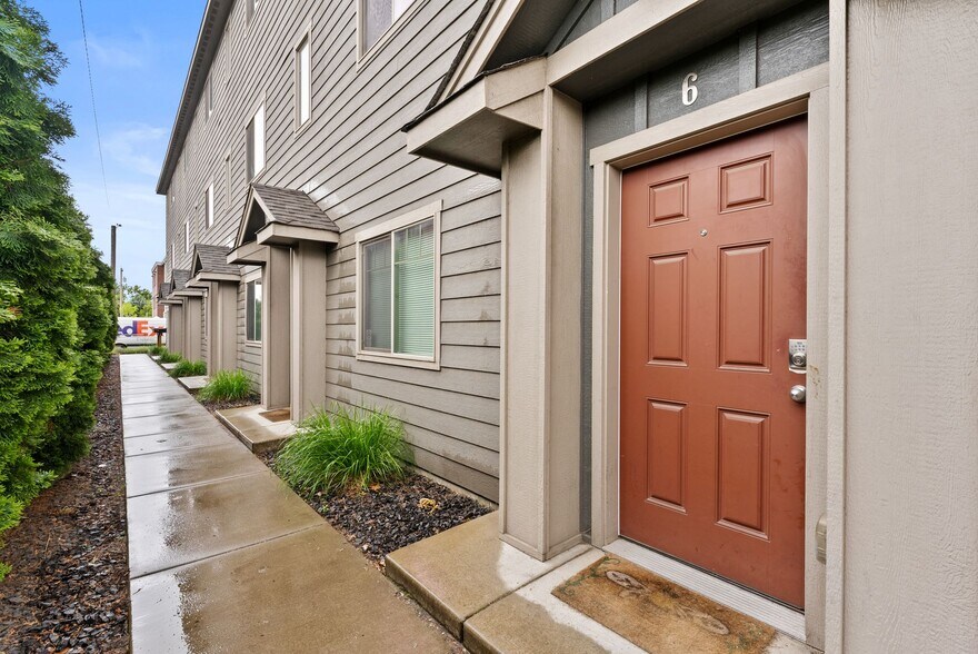 More Photos Of 815 E Sharp Ave, Spokane Apartments For Sale