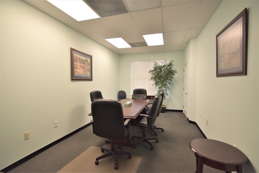More Photos Of 10841-10857 Park Dr, Riverview Medical For Sale