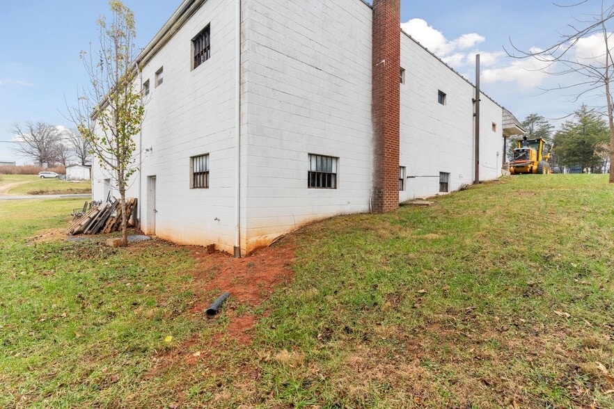 More Photos Of 3628 Brights Rd, Pittsville General Retail For Sale