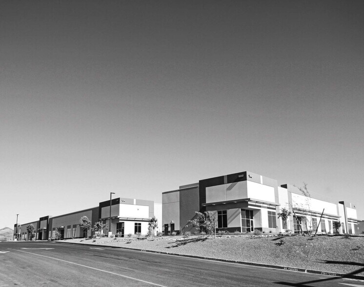 More Photos Of 1620 Raiders Way, Henderson Warehouse For Sale