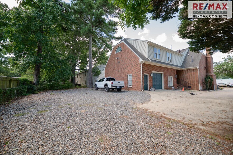 More Photos Of 760 McGuire Pl, Newport News Office For Sale