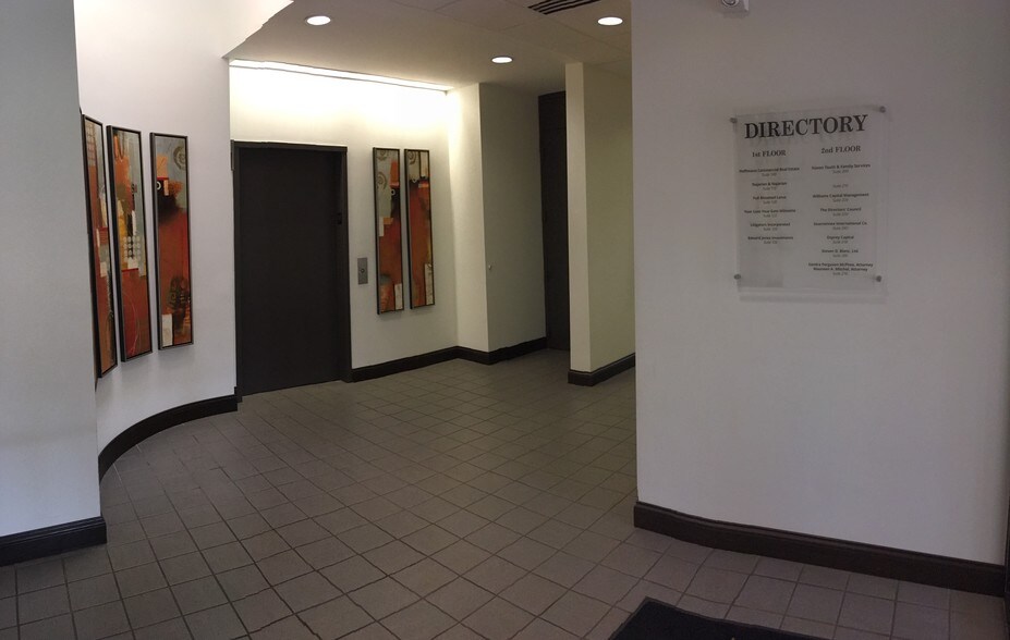 More Photos Of 825 Green Bay Rd, Wilmette Office For Lease