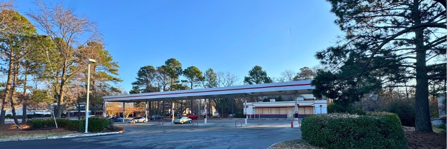 Primary Photo Of 1724 George Washington Mem Hwy, Yorktown Convenience Store For Lease
