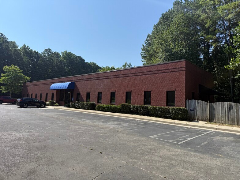 More Photos Of 99 Grove Park Ln, Woodstock Loft Creative Space For Sale