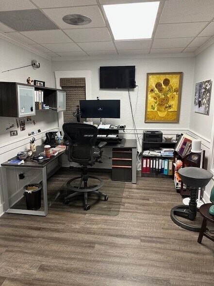 More Photos Of 1072 Laskin Rd, Virginia Beach Office For Sale