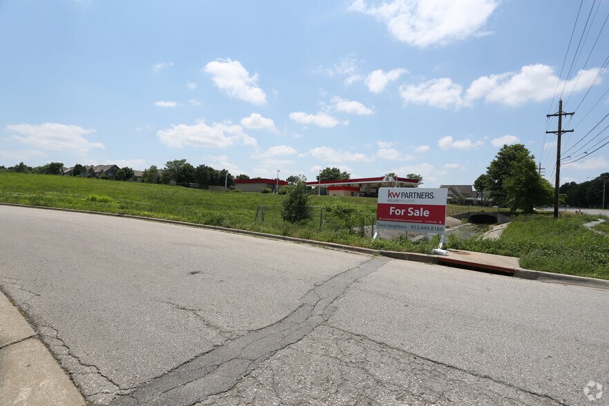 More Photos Of College Blvd, Lenexa Land For Sale