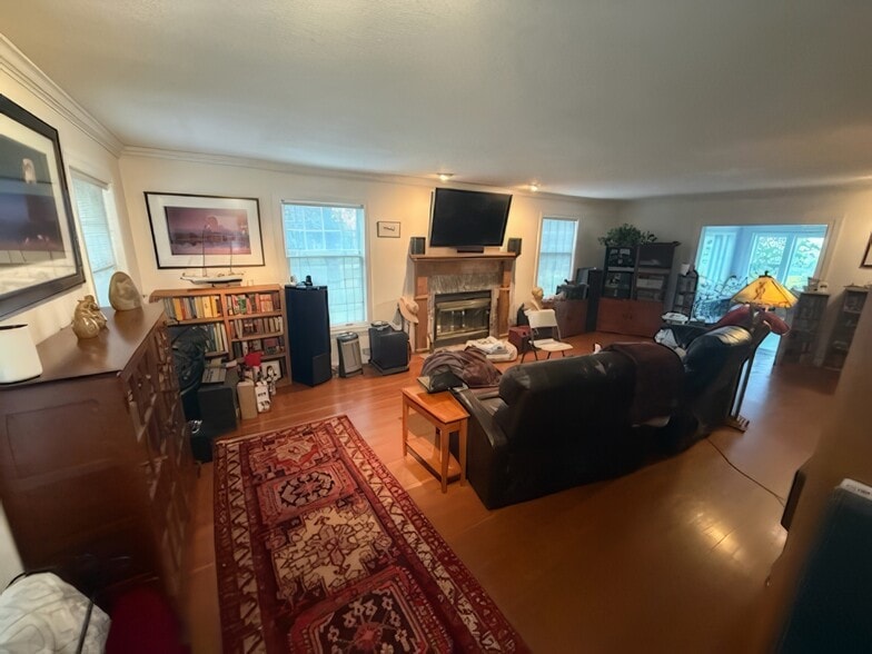 More Photos Of 10580 Dickson Rd, Plymouth Winery Vineyard For Sale