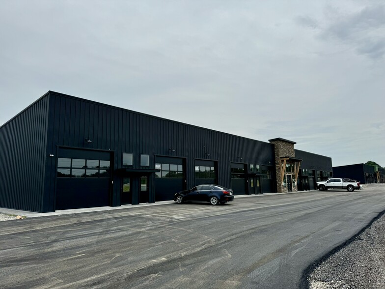 Primary Photo Of 21118 Wade Rd, Springdale Flex For Lease