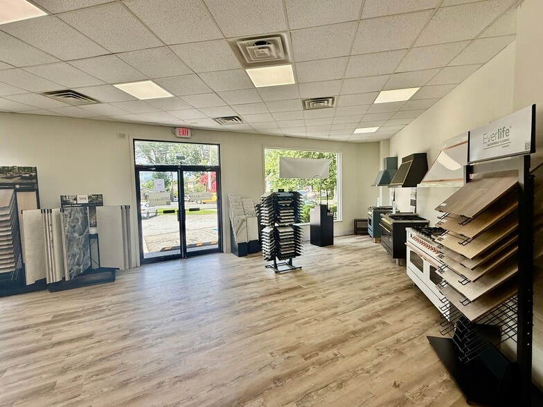 More Photos Of 4338 Paces Ferry Rd SE, Atlanta Storefront Retail Office For Lease