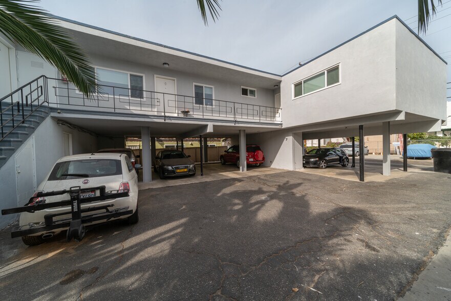 More Photos Of 1323 11th St, Santa Monica Apartments For Sale