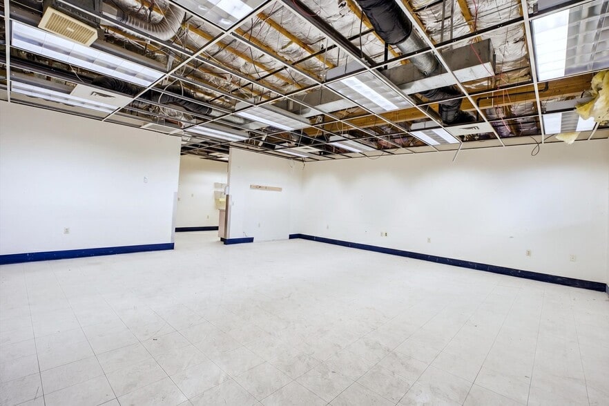 More Photos Of 4011 N 51st Ave, Phoenix Medical For Sale