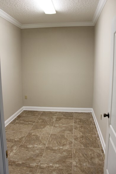 More Photos Of 12627 San Jose Blvd, Jacksonville Medical For Lease