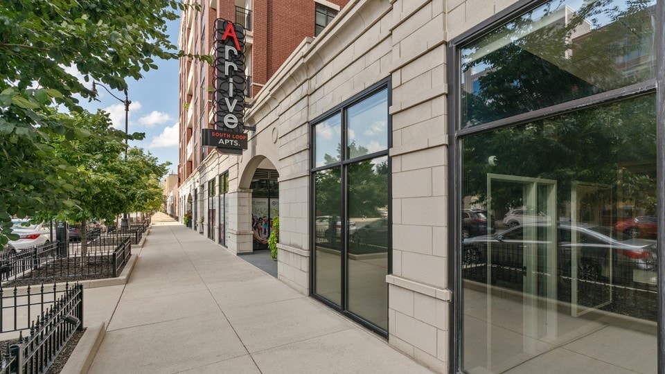 More Photos Of 1935 S Wabash Ave, Chicago Apartments For Lease