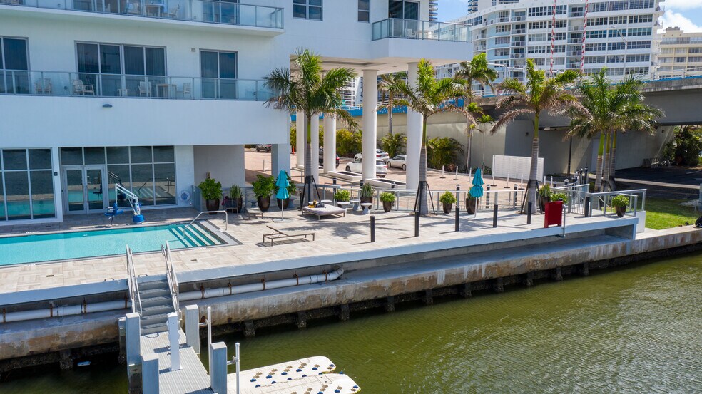 More Photos Of 4010 S Ocean Dr, Hollywood Hotel For Lease