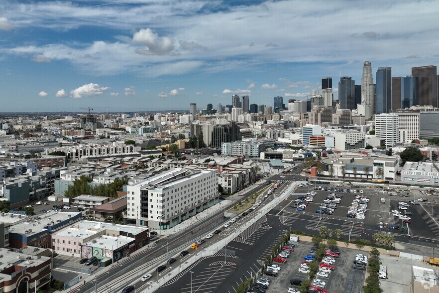 More Photos Of 107 S Hewitt St, Los Angeles Apartments For Lease