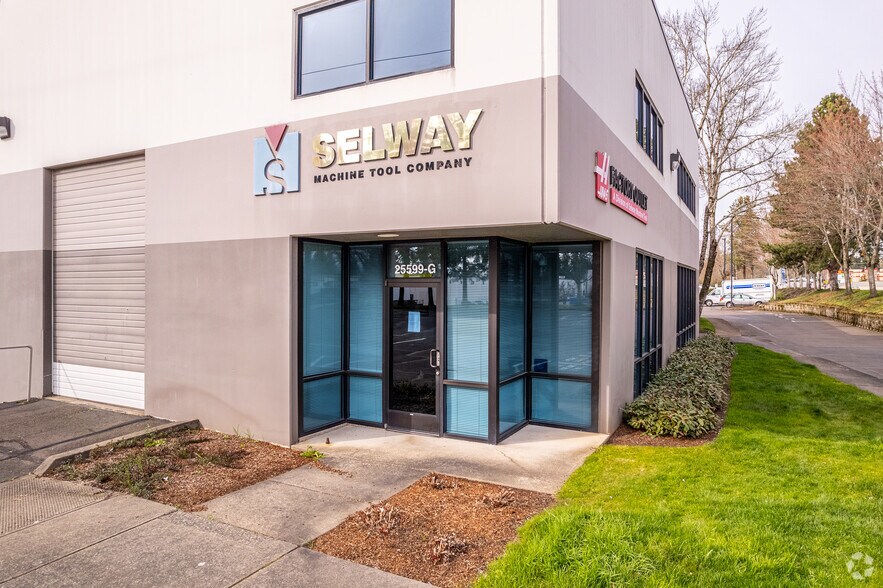 More Photos Of 10159 SW Commerce Cir, Wilsonville Unknown For Lease