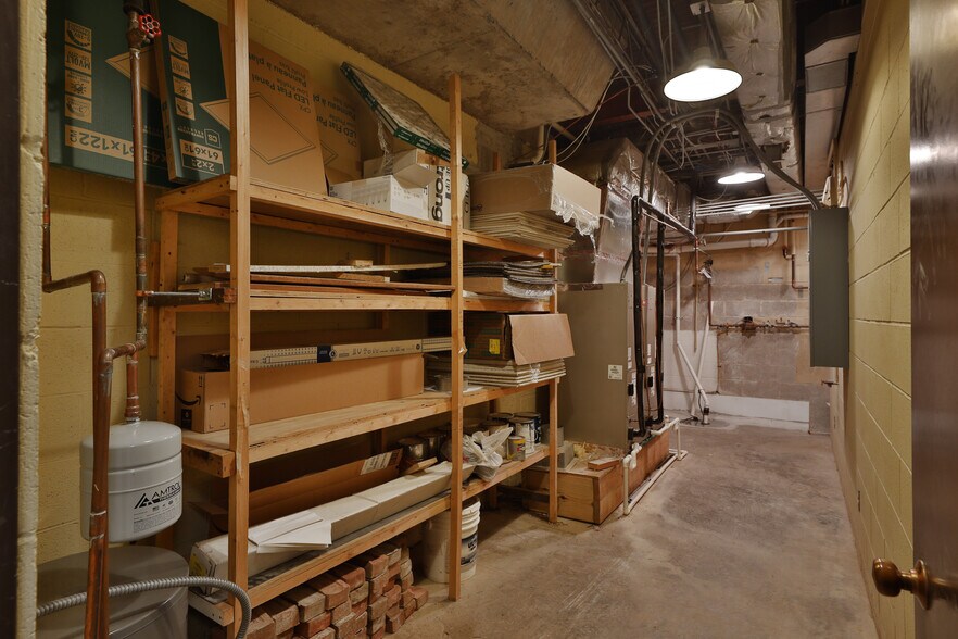More Photos Of 1600 Sheridan Dr, Lancaster Medical For Sale