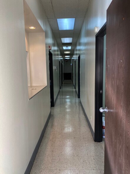 More Photos Of 6007 Whittier Blvd, Los Angeles Storefront For Lease