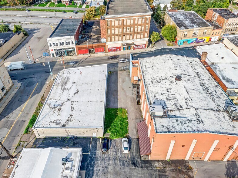 More Photos Of 1711 Main St, Niagara Falls Sports And Entertainment For Sale