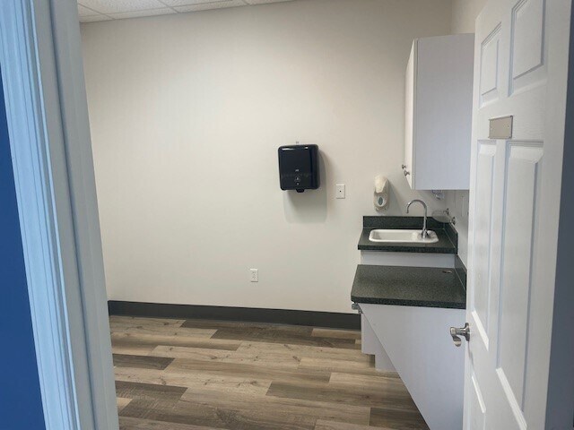 More Photos Of 1715 SE Tiffany Ave, Port Saint Lucie Medical For Lease