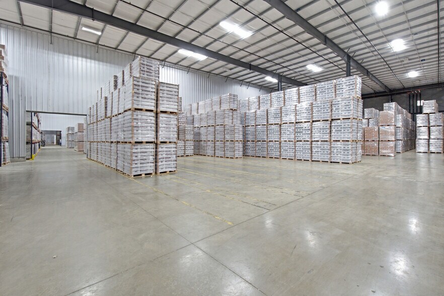 More Photos Of 14206 Mercury Dr, Laredo Distribution For Lease