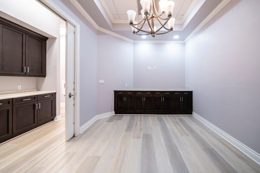 More Photos Of 24551 Production Cir, Bonita Springs Showroom For Lease