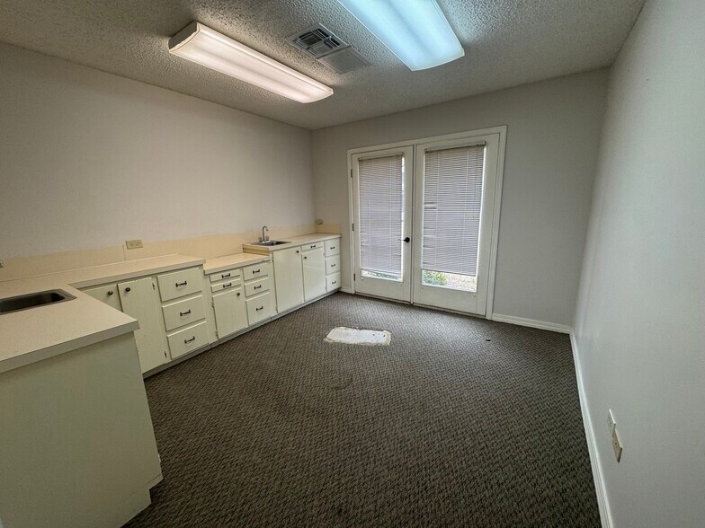 More Photos Of 2816 Armand St, Monroe Medical For Lease