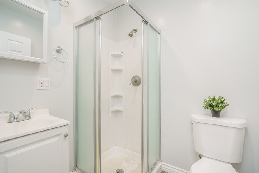 More Photos Of 406 S St Andrews Pl, Los Angeles Apartments For Sale