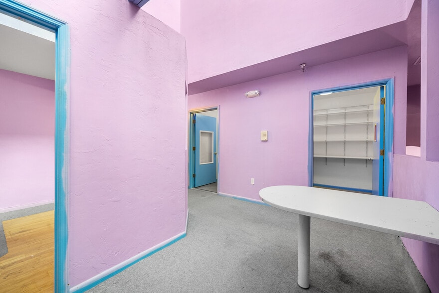 More Photos Of 2441 NW 43rd St, Gainesville Storefront For Sale