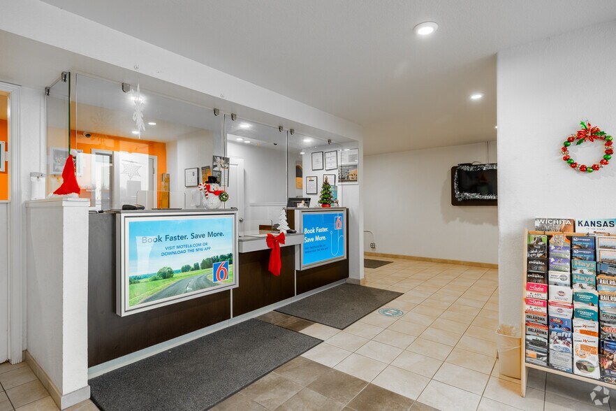 More Photos Of 722 E Pancake Blvd, Liberal Hotel For Sale