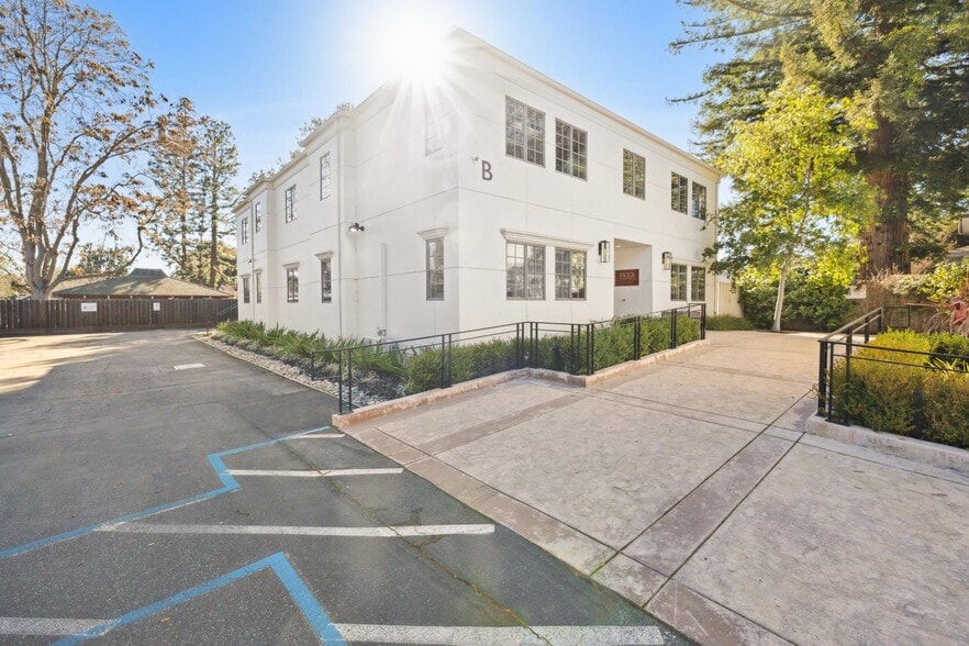 Primary Photo Of 120B Santa Margarita Ave, Menlo Park Office For Lease
