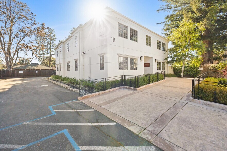 Primary Photo Of 120B Santa Margarita Ave, Menlo Park Office For Lease