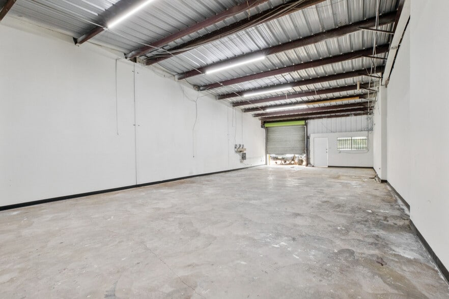 More Photos Of 11430 Bissonnet St, Houston Warehouse For Lease