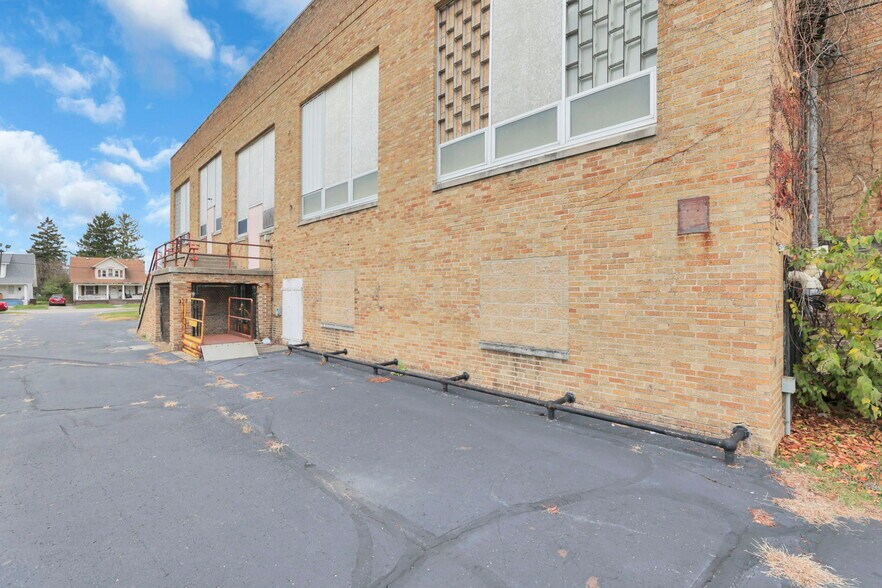 More Photos Of 300 E Auburn Ave, Springfield Office For Sale