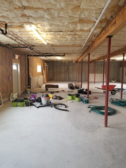 More Photos Of 2302 Gar Hwy, Swansea Storefront Retail Office For Lease